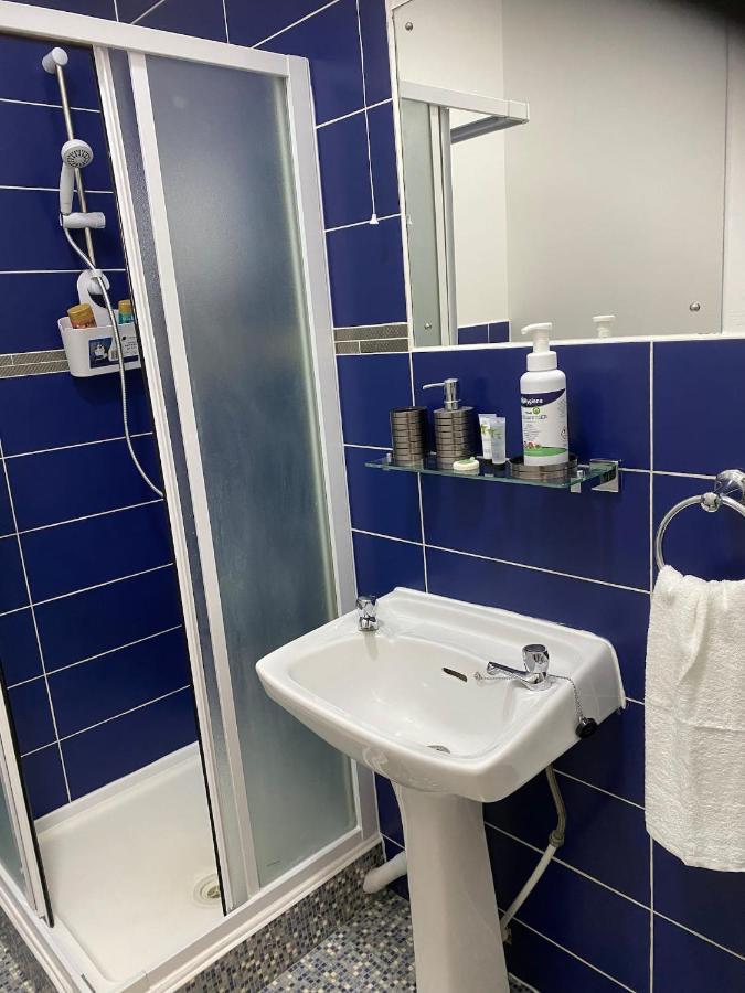 Stunning 1 Bed Spacious -central Apartment